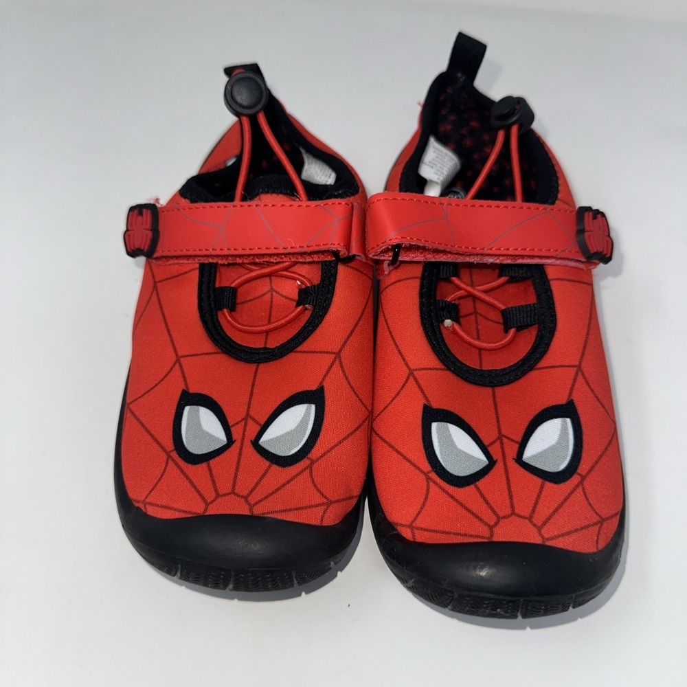Marvel Spider-Man Kids Size 13 Water Shoes Aqua Socks Slip-On Red Black Web